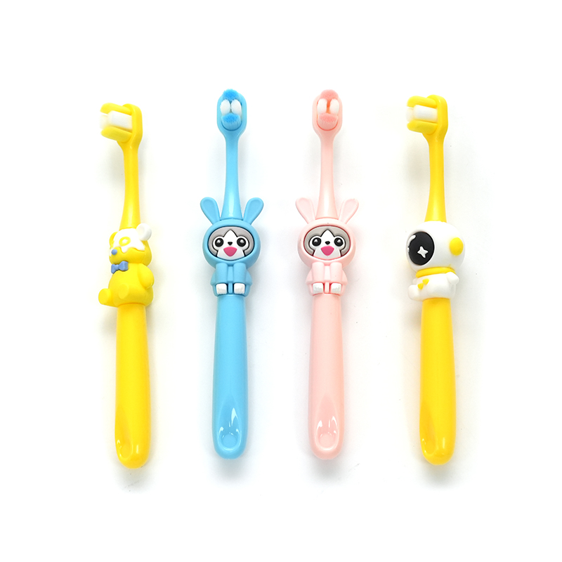 PP Astronaut Style Handle Ultra-fine Soft PBT Bristle Children's Deep Cleaning Toothbrush PP Astronaut Style Handle Ultra-fine Soft PBT Bristle Children's Deep Cleaning Toothbrush